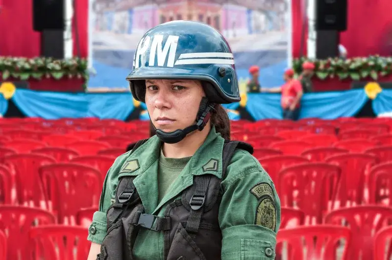 File:Woman of Bolivarian Armed Forces in a presidential meeting.jpg