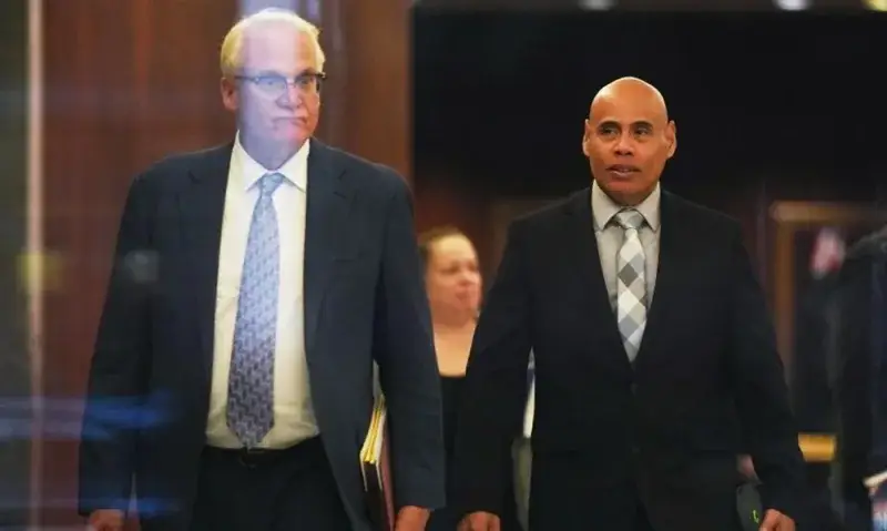 Agente del ICE se declara inocente por mentir sobre tiroteo