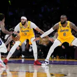 Lakers aplastan a Grizzlies y avanzan