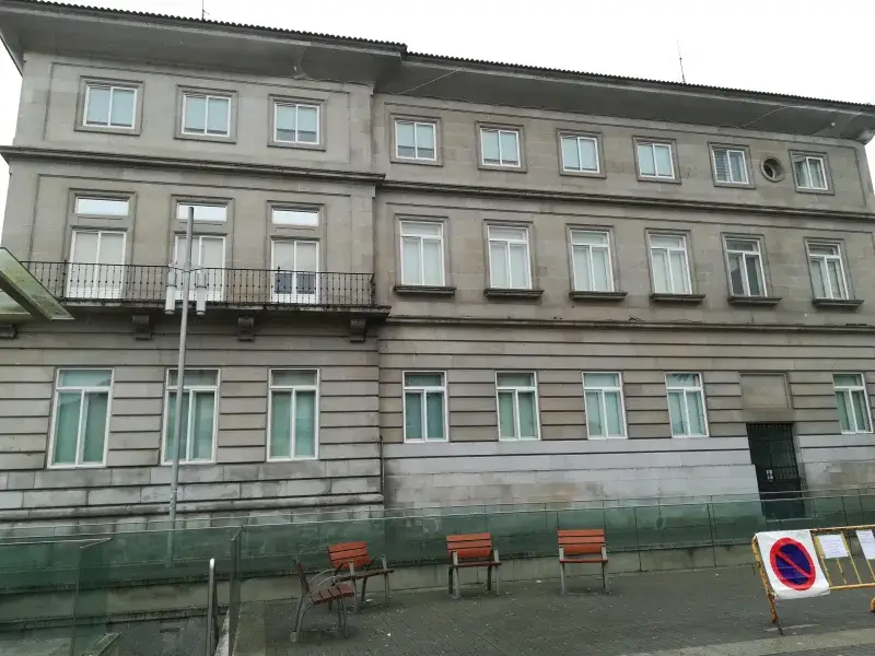 File:Gobierno civil de Pontevedra - Fachada este.jpg