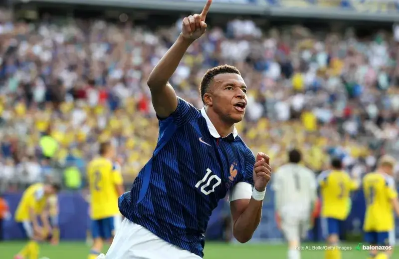 Francia derrotó 3-0 a Suecia y Mbappé llegó a 6 goles en el torneo