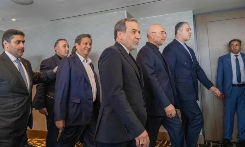 Irán abandona temporalmente el diálogo en Suiza tras amenazas de Trump