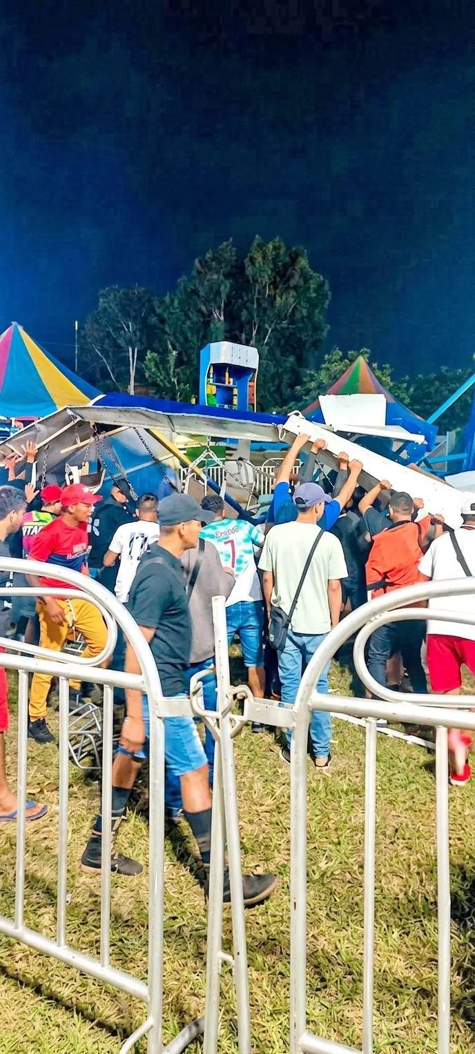 Siete heridos deja el colapso de atracción en El Callao