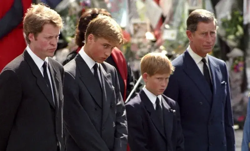 Revelan frase de Carlos III a Spencer tras muerte de Diana