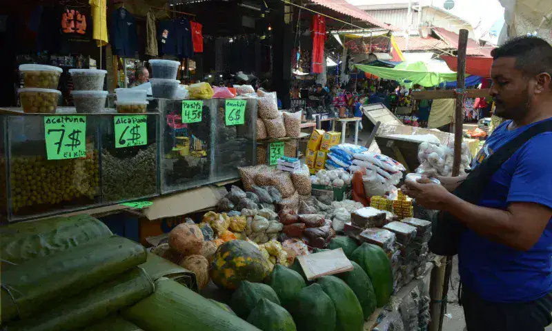 Comprar ingredientes para las hallacas en Las Pulgas ya no es tan barato