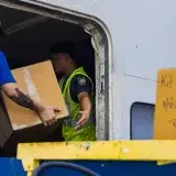 Puerto Rico envía avión con ayuda a Venezuela tras