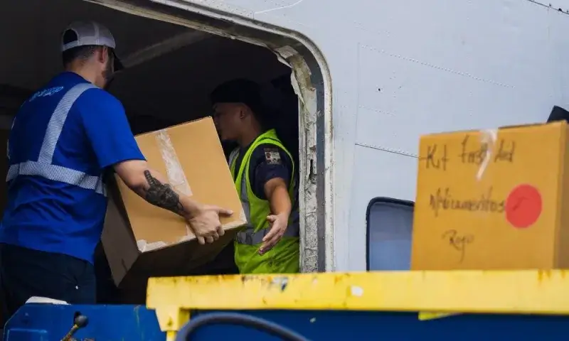 Puerto Rico envía avión con ayuda a Venezuela tras