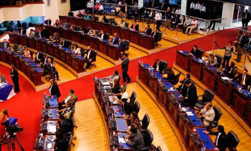 Congreso de El Salvador permitirá a "YouTubers" dar "cobertura" a sesiones