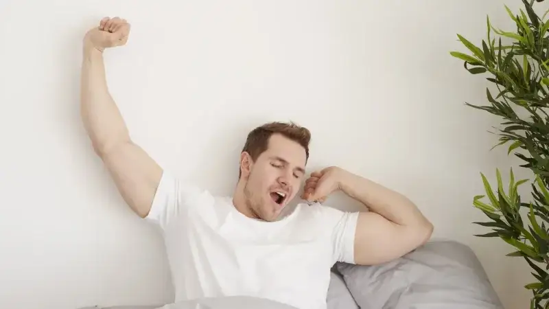 Dormirse en la cama no debe ser una lucha: la pauta de 20 minutos para cortar el insomnio