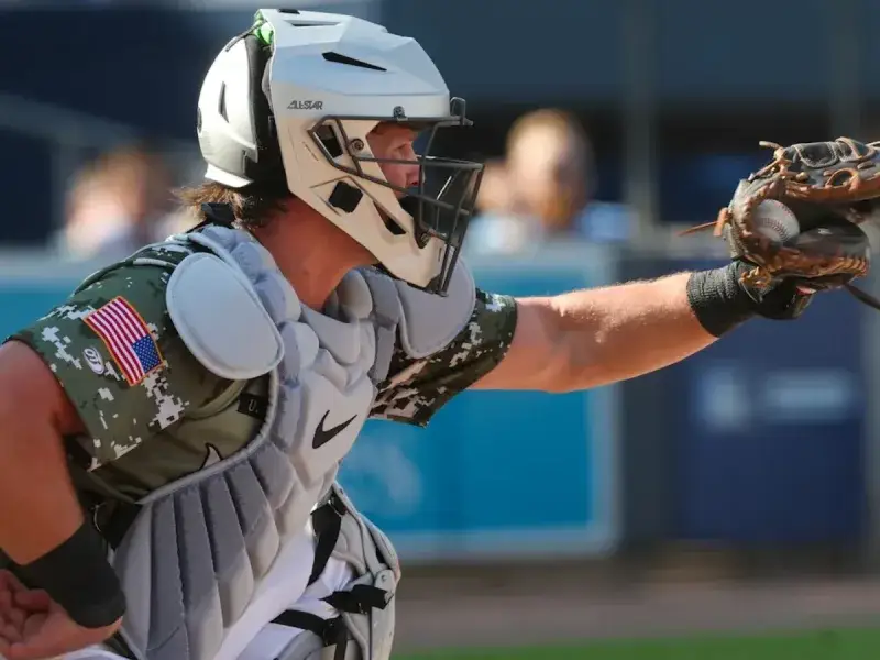 Rutschman empieza rehabilitación y apunta a volver con Boston