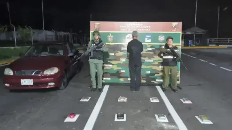 
			FANB detuvo a un hombre con más de 26 kilos de cocaína en el estado Táchira		