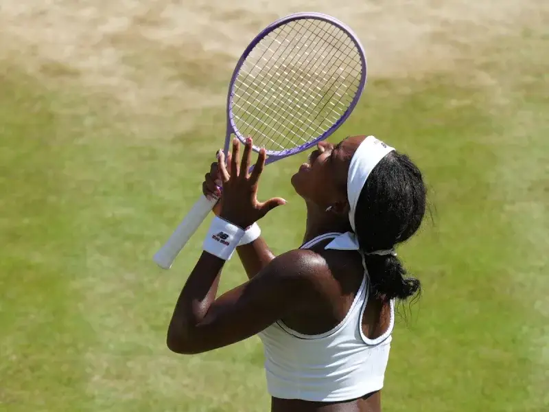 Gauff dio vuelta al partido y pasó a semis en Wimbledon