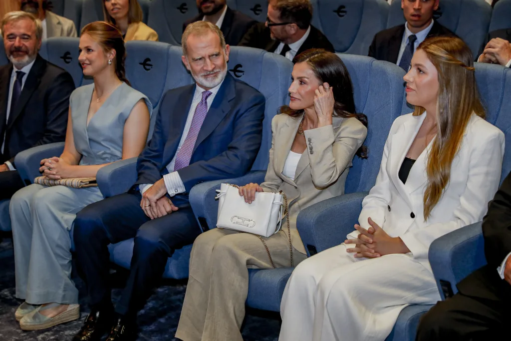Peinados sencillos de la Infanta y la Princesa Leonor