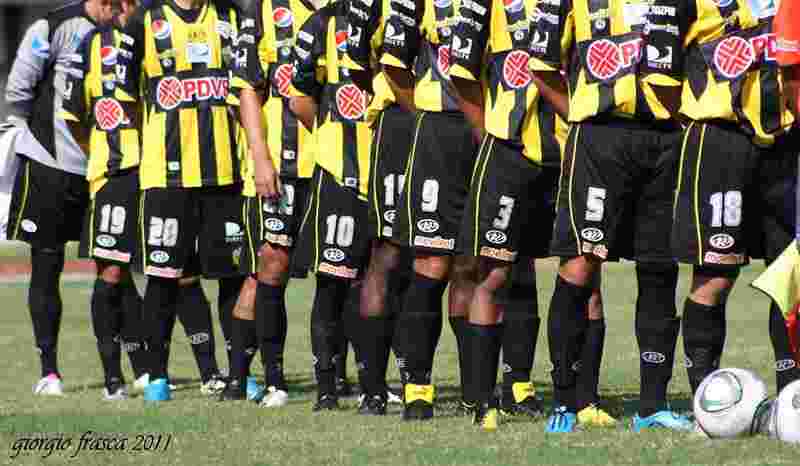 Imágenes de la 1ra fecha del Torneo Clausura 2011 entre Yaracuyanos FC vs Deportivo Táchira. 16-01-2011.