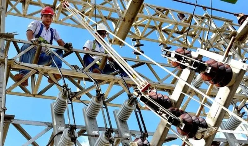 Trabajadores eléctricos denuncian salarios de dos dólares y deterioro del sistema