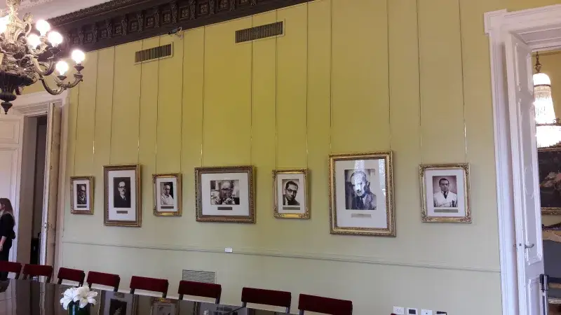File:Salón de los Científicos Argentinos, Casa Rosada 10.jpg