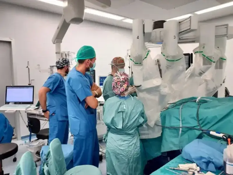 Vall dHebron logra un trasplante renal entre pacientes con VIH