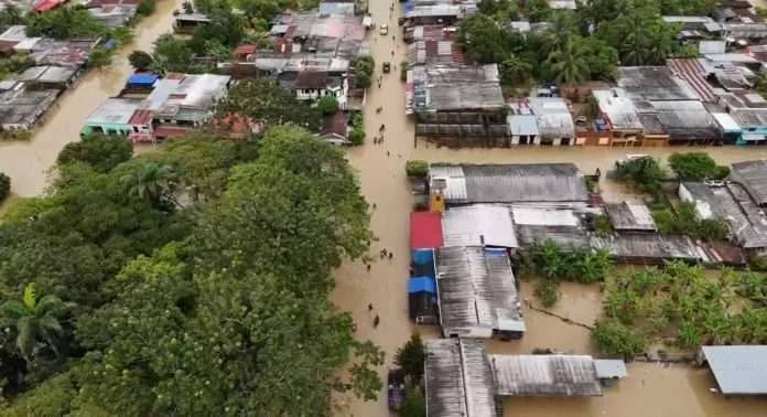 Crecida histórica del Arauca inunda La Victoria y moviliza