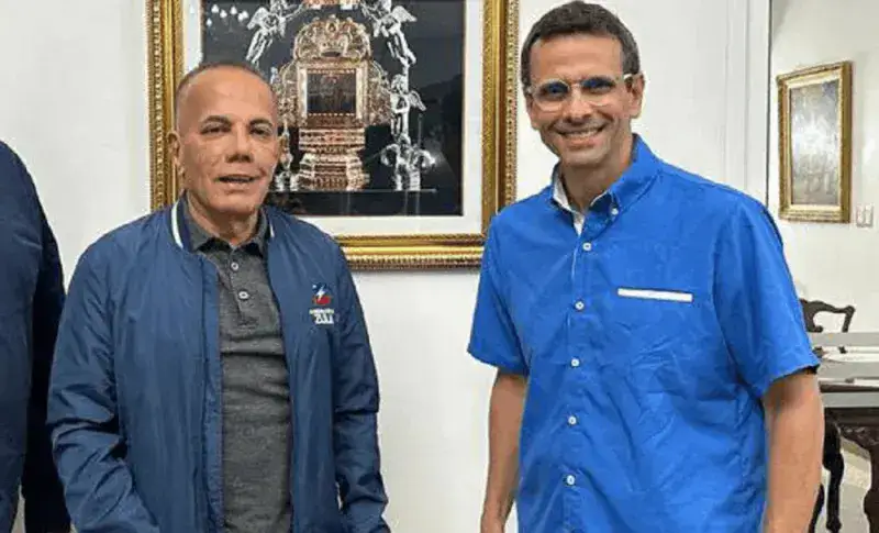 León: Alianza entre Capriles y Rosales iniciaría una “oposición institucional”