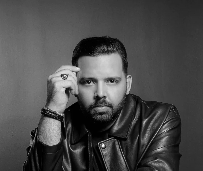 Beto Baralt debuta como cantautor con Cinco sentidos y quiere combinarlo con el teatro musical