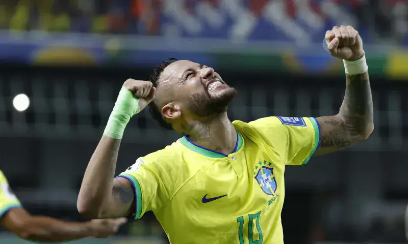 Neymar supera a Pelé como máximo artillero de la Canarinha