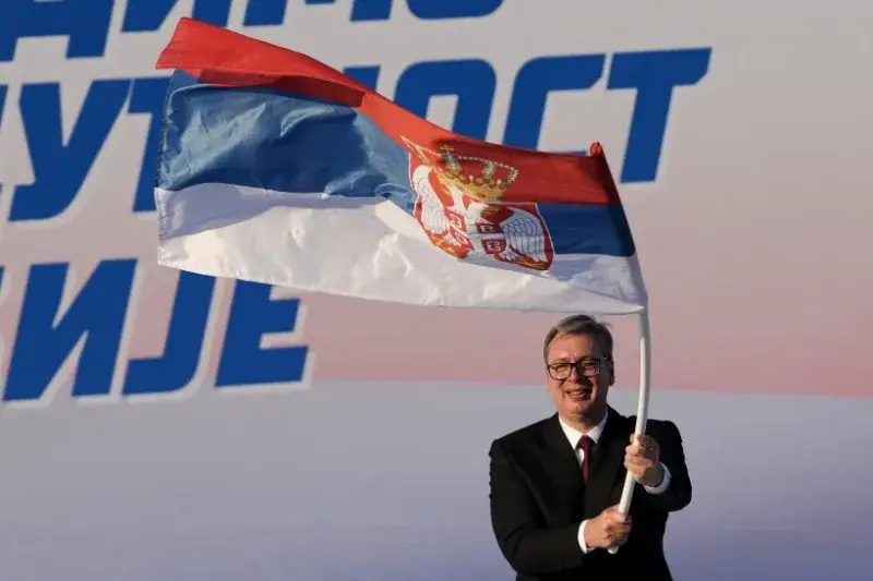 Aleksandar Vucic renuncia a la presidencia en Serbia para buscar