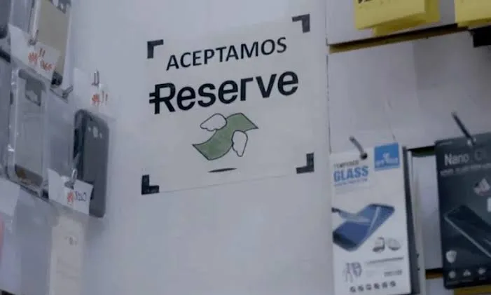 Uglycash vuelve a Venezuela con cuentas en dólares