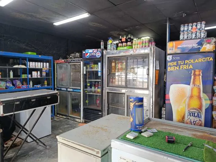 Apagones de 18 horas hunden el comercio en Ocumare de la Costa