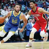 Stephen Curry destroza a los Pelicans con 42 puntos