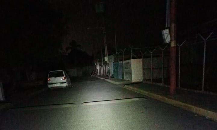 Denuncian que zonas de Cabimas pasaron más de 8 horas sin luz este lunes
