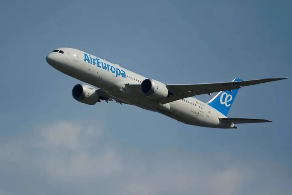 Aeropuerto de Maiquetía reanuda vuelos tras cierre por sismos