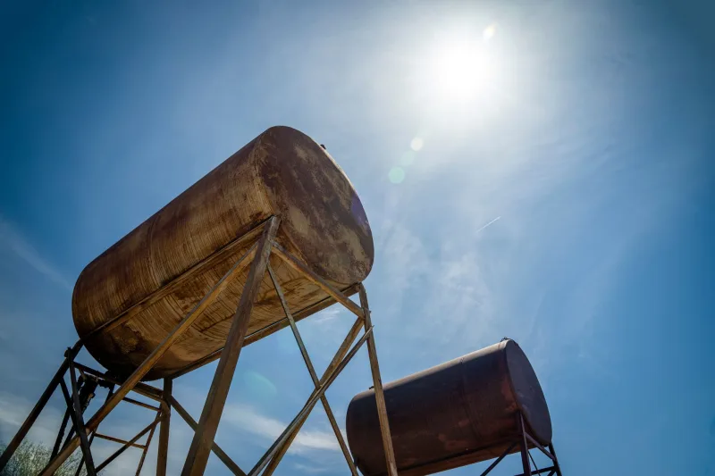 Reservas de petróleo en Cushing caen a mínimos de décadas y presionan a Estados Unidos