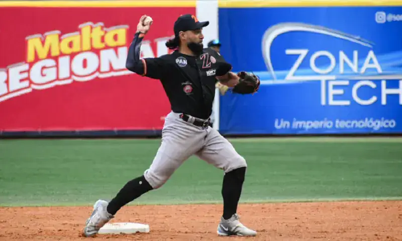 Águilas se miden a Leones y Tigres