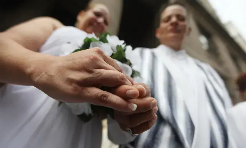 Vaticano aclara que bendición de parejas homosexuales no será "litúrgica"