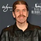 Perez Hilton sigue bajo atención médica en Miami tras un incidente