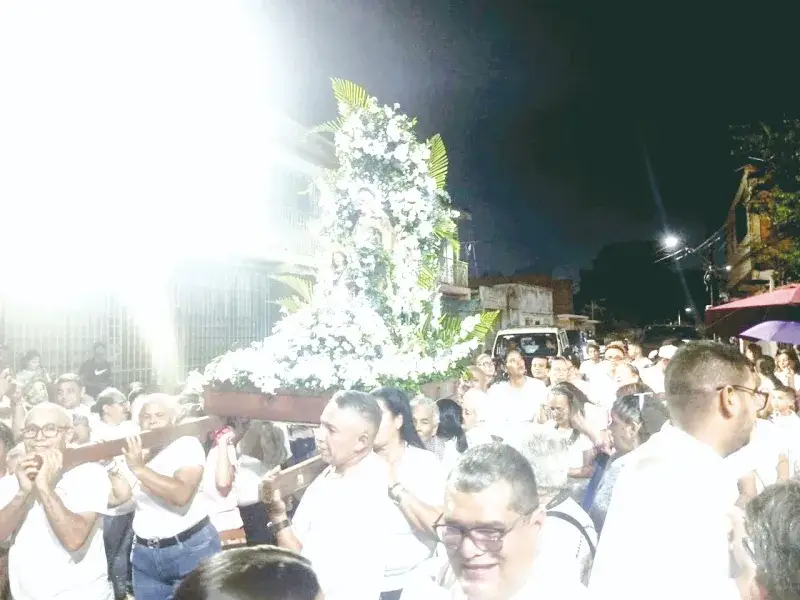 Morón rindió homenaje a Santa Ana y a víctimas del terremoto
