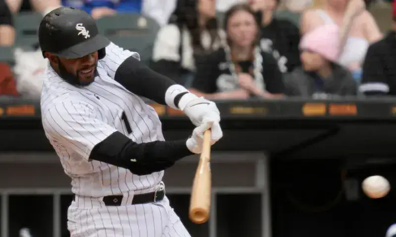 Elvis Andrus llega a 2.000 hits y escribe su nombre en la élite