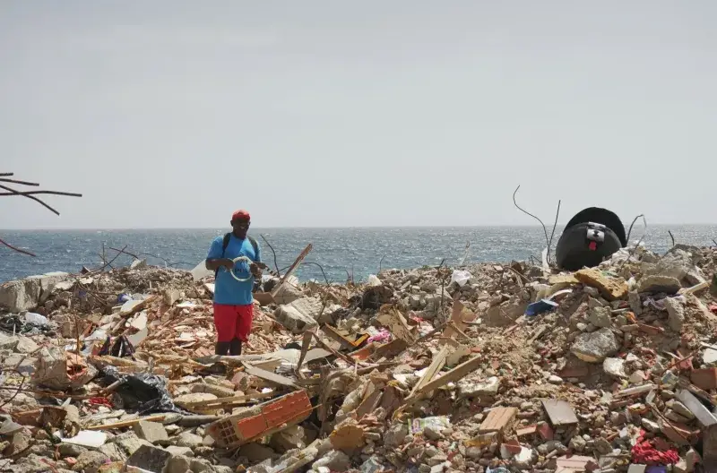 La Guaira abre 11 centros para gestionar escombros del terremoto