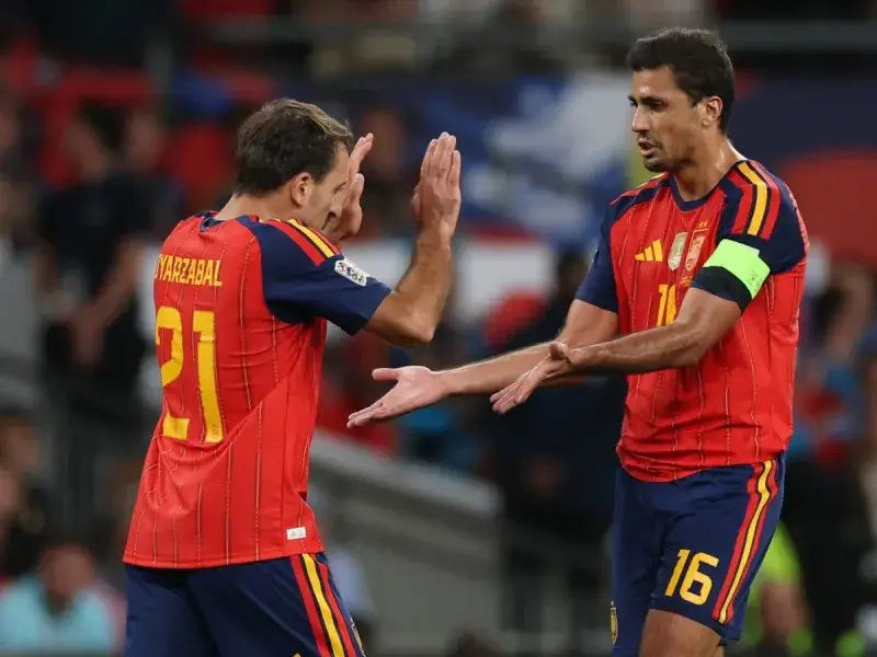 España vence 3-2 a Inglaterra en Wembley y estira su invicto