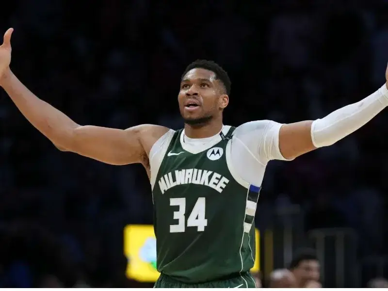 Giannis Antetokounmpo es traspasado a los Heat de Miami