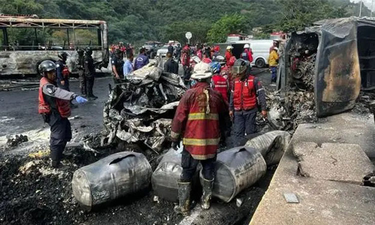 
			Suben a 30 las víctimas de la tragedia en la Caracas-Guarenas		