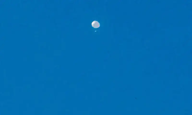 EE. UU. detecta globo desconocido sobrevolando por Hawái