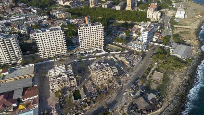 Venezuela sigue entre escombros y rescates cinco días después de los sismos