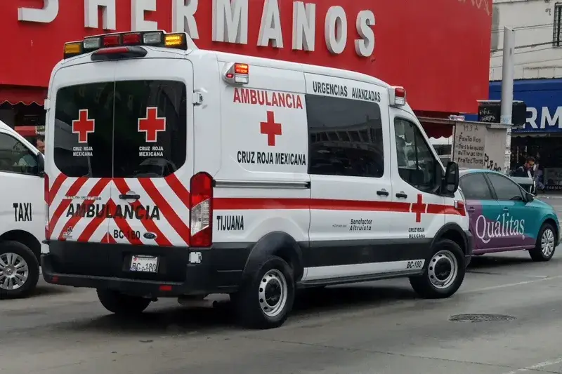 File:Cruz Roja Tijuana en acción.jpg