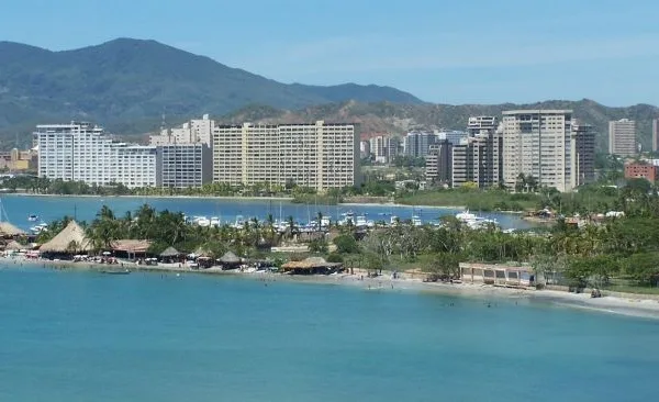 42 afectados por sismos de La Guaira trabajan en Juan Griego