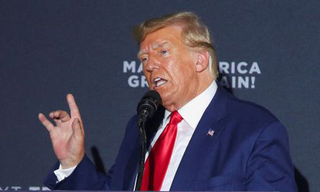 Fiscal alega que Trump infló su patrimonio $ 3.600 millones al año