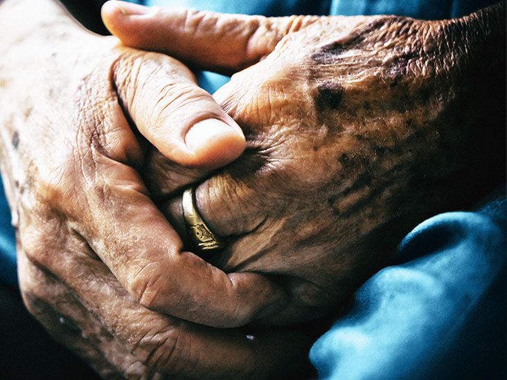 Could statins help slow down the development of dementia symptoms?