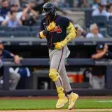 Ronald Acuña Jr. sentencia a los Astros con su vigésimo jonrón