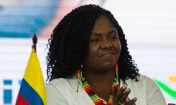 Mujer se declara culpable tras insultar a Francia Márquez