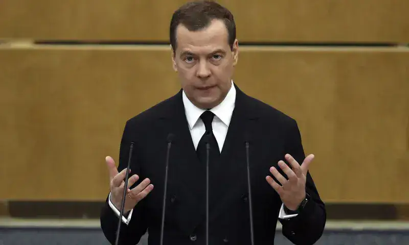Medvédev llama a eliminar a Zelenski tras ataque contra el Kremlin